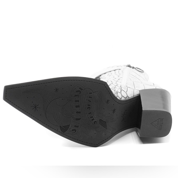 Fluevog 💋 CUBIST CUPCAKE LACE-UP ANKLE BOOT WITH BUCKLE - Picture 6 of 6